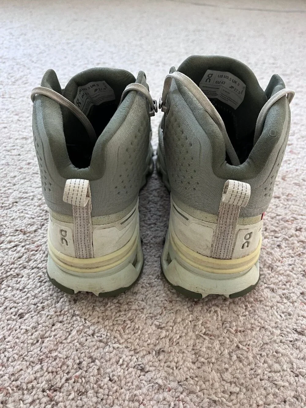 ON Mens Cloudrock Waterproof Hiking Boots Men’s Size 9.5